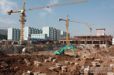 麥積區(qū)重點(diǎn)項(xiàng)目建設(shè)加速推進(jìn)，建設(shè)工程施工如火如荼